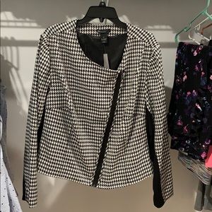 Blazer. Houndstooth pattern